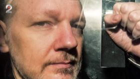 VIDEO Fondatorul Wikileaks este liber! Primele imagini cu Julian Assange